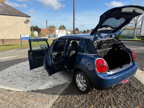 Mini 2016 Auto 38,000 kms 372477888