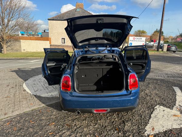 Mini 2016 Auto 38,000 kms 372477883