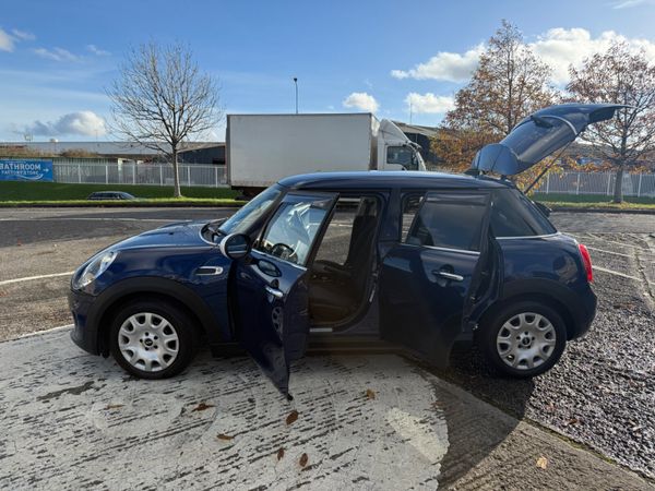 Mini 2016 Auto 38,000 kms 372477893