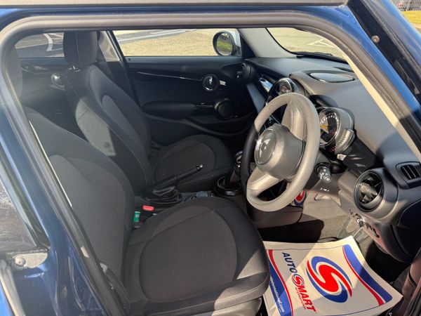 Mini 2016 Auto 38,000 kms 372477914