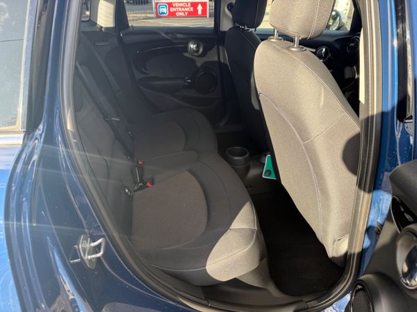 Mini 2016 Auto 38,000 kms 372477912