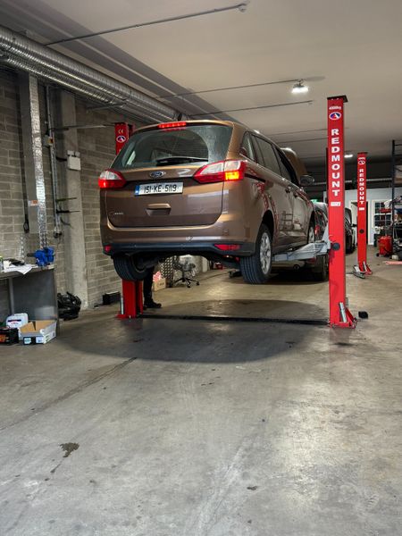 Ford Grand C-Max. 7 Seater.  2-year Warranty. 372487127