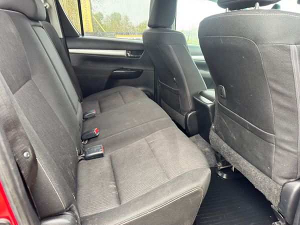 202 Toyota Hilux 2.4 D4D Spotless***** 372499475