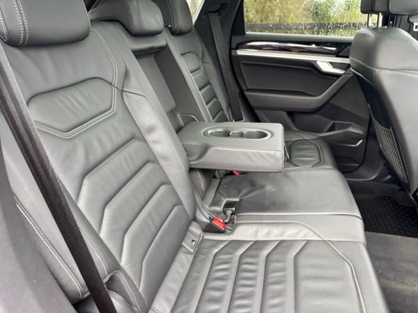 211 Vw Touareg 286bhp R-Line Black Ed BEAUTY 372500022