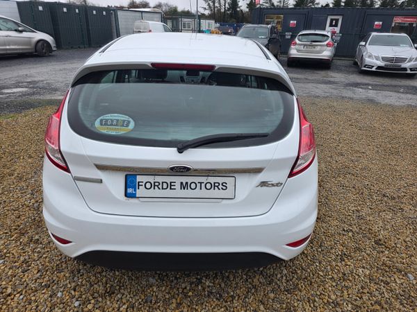 Ford Fiesta 2014 372525814