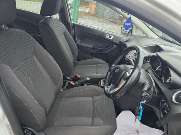 Ford Fiesta 2014 372525821