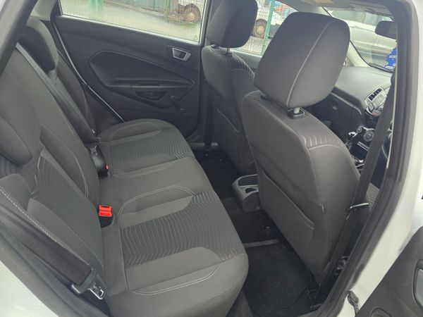 Ford Fiesta 2014 372525822