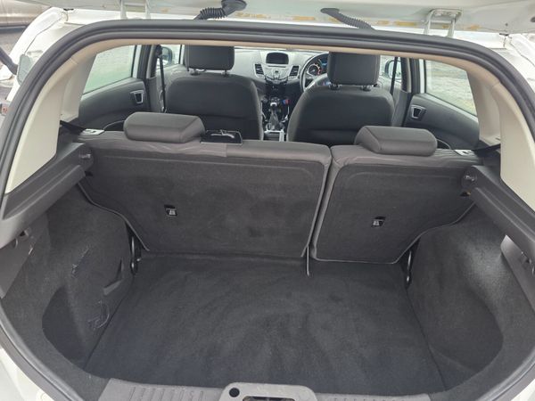 Ford Fiesta 2014 372525823