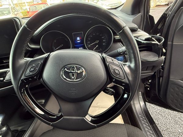 2018 Toyota C-HR  1.8 Hybrid automatic,Top Specs 372536204