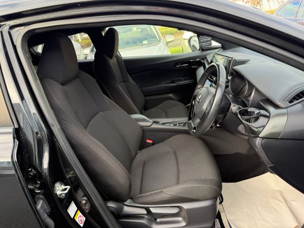 2018 Toyota C-HR  1.8 Hybrid automatic,Top Specs 372536217