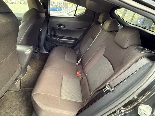 2018 Toyota C-HR  1.8 Hybrid automatic,Top Specs 372536219