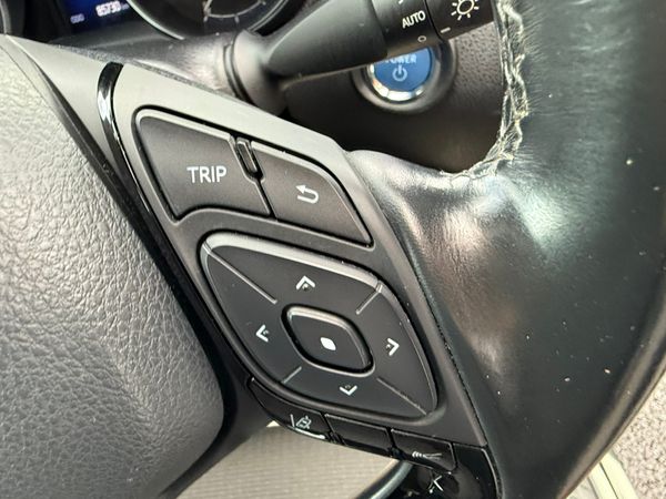 2018 Toyota C-HR  1.8 Hybrid automatic,Top Specs 372536211