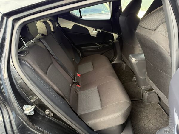 2018 Toyota C-HR  1.8 Hybrid automatic,Top Specs 372536220