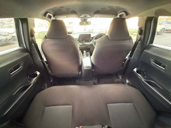 2018 Toyota C-HR  1.8 Hybrid automatic,Top Specs 372536221