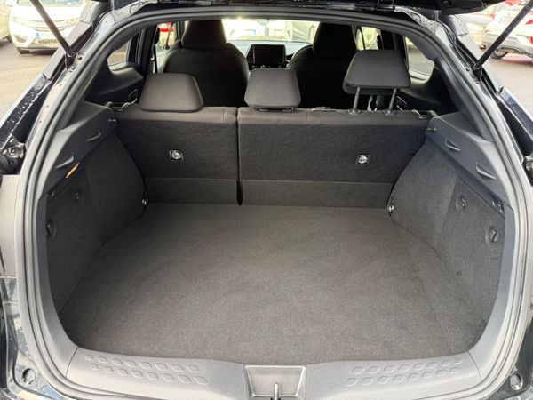 2018 Toyota C-HR  1.8 Hybrid automatic,Top Specs 372536222