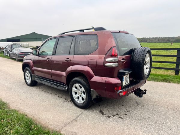 05 Toyota Landcruiser Crewcab 5 Seater***** 372575737