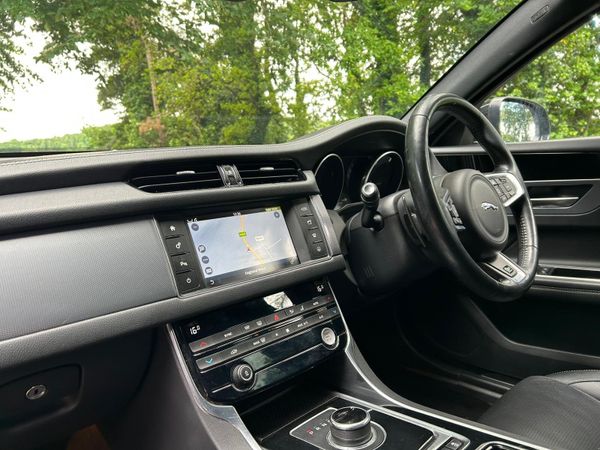 2017 Jaguar XF 2.0 D  R-Sport Automatic 4x4 372599638