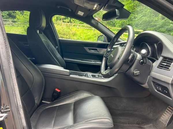 2017 Jaguar XF 2.0 D  R-Sport Automatic 4x4 372599639