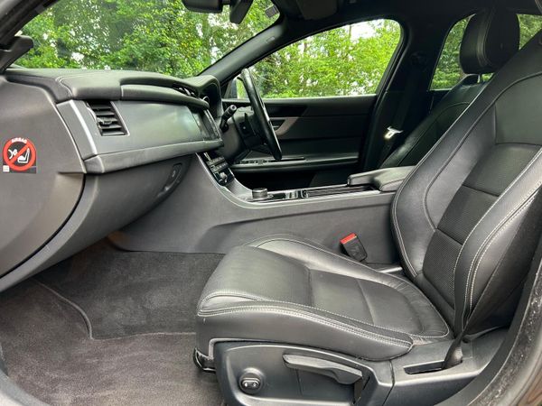 2017 Jaguar XF 2.0 D  R-Sport Automatic 4x4 372599640