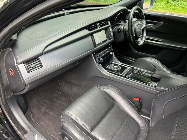 2017 Jaguar XF 2.0 D  R-Sport Automatic 4x4 372599641