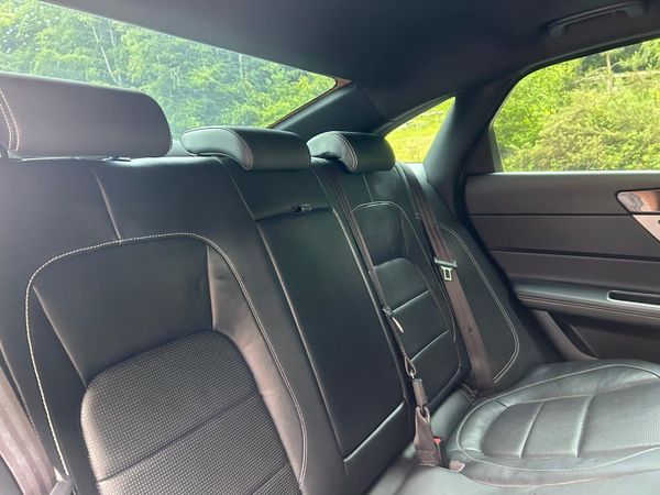 2017 Jaguar XF 2.0 D  R-Sport Automatic 4x4 372599642