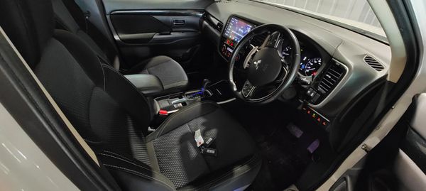182 Mitsubishi Outlander 7 Seater-Petrol 372629376
