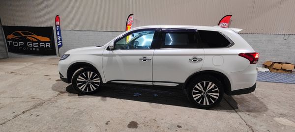 182 Mitsubishi Outlander 7 Seater-Petrol 372629377