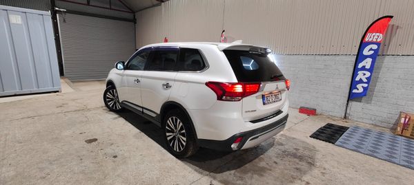 182 Mitsubishi Outlander 7 Seater-Petrol 372629371