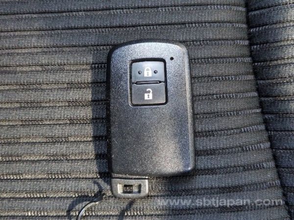 TOYOTA PRIUS **2016** NEW STOCK 372630910