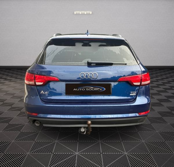 Audi A4 2018 372696378