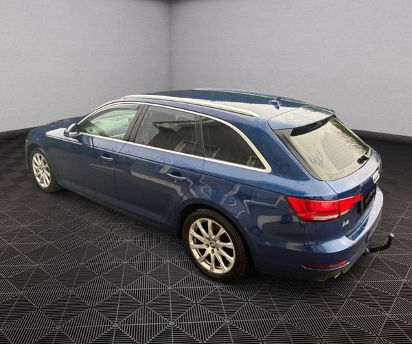 Audi A4 2018 372696387