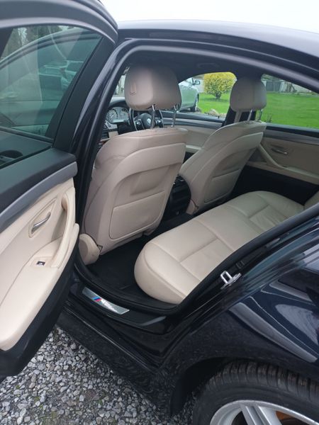 BMW 5-Series 2015 372718256