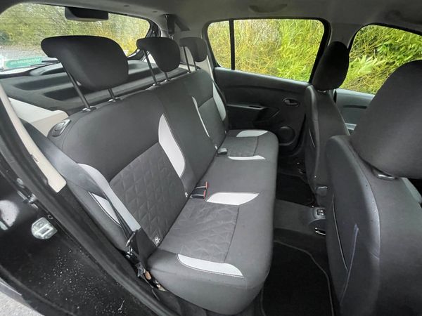 Dacia Sandero Stepway 2015 LOW MILEAGE 372721331