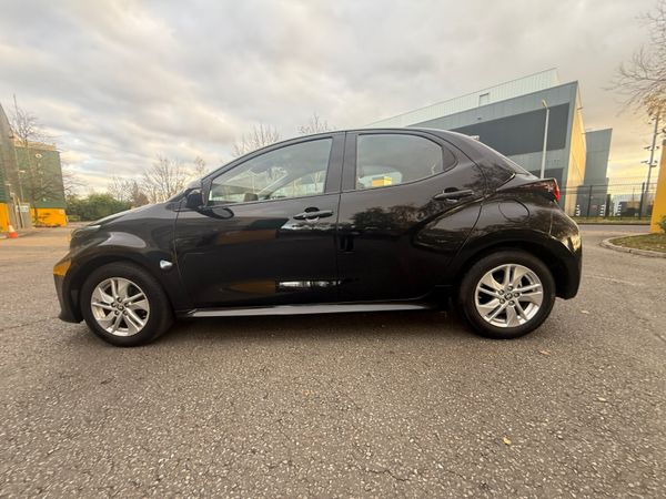 Toyota Yaris 1.0 Petrol 5 door hatchback 372742509