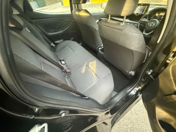 Toyota Yaris 1.0 Petrol 5 door hatchback 372742583