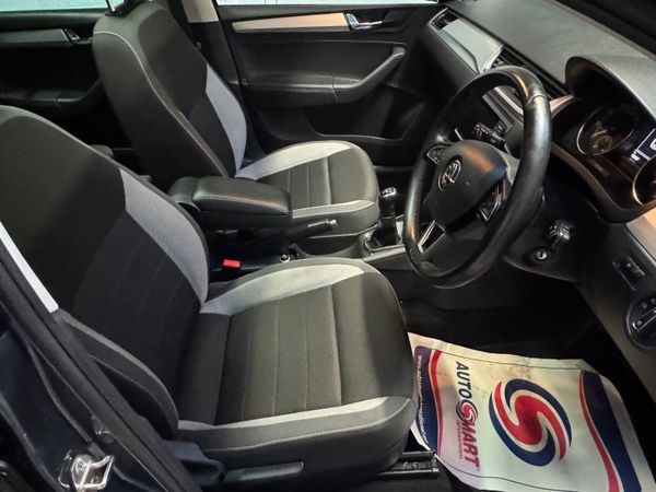 Skoda Rapid 2018    1.0 TSI ! 372743312