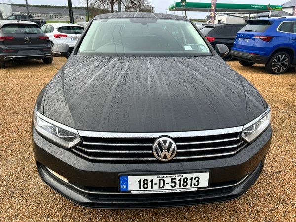 Volkswagen Passat business auto 372797385