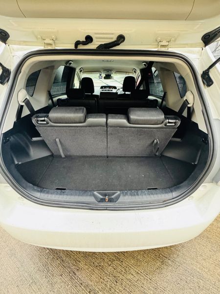 192 (October) Prius Alpha 7 Seater Cruise Control 372849338