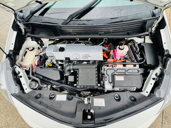 192 (October) Prius Alpha 7 Seater Cruise Control 372849400