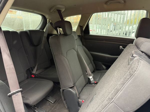 Kia Carens 1.7 CRDI 7 Seater 372868775