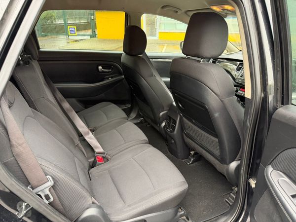 Kia Carens 1.7 CRDI 7 Seater 372868770
