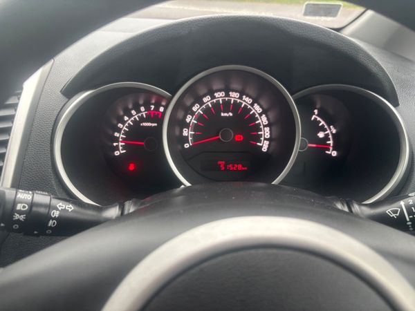 182 Kia Venga 1.4 Petrol 372861857