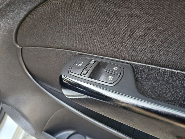 OPEL CORSA 1.2 // 11/26 NCT // LOW MILEAGE 372862870