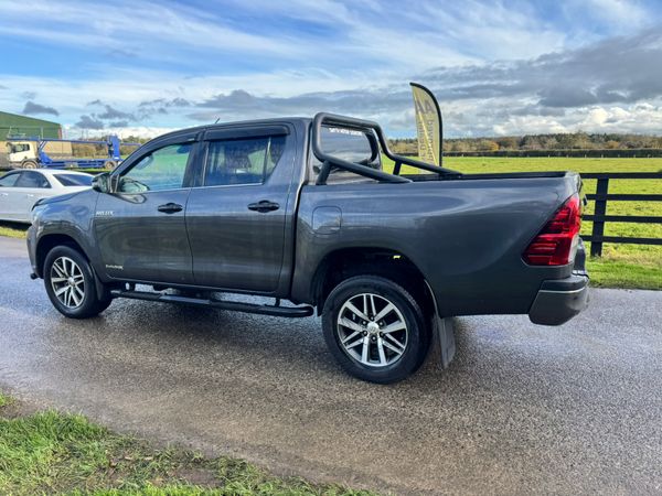 192 Toyota Hilux Invincible X Manual MINT**** 372870923