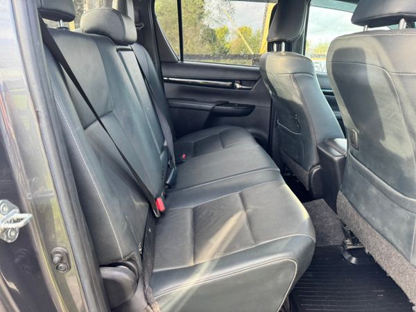 192 Toyota Hilux Invincible X Manual MINT**** 372870933