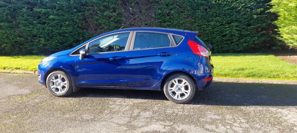 Ford Fiesta 2014 372884606