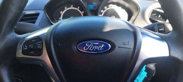 Ford Fiesta 2014 372884718