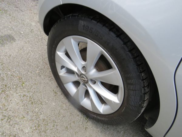 Opel Corsa 2017 5DR 1.4 PETROL IN SILVER 372899452