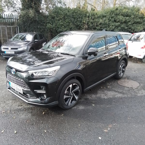 Toyota  corolla crossover raize 372890945