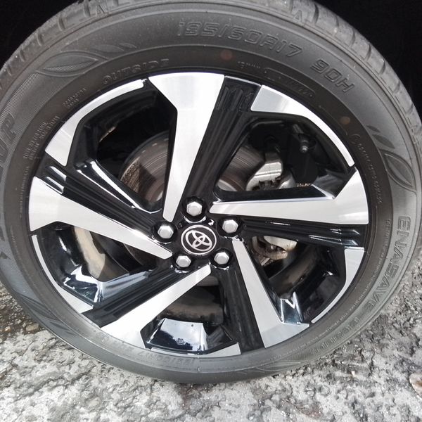 Toyota  corolla crossover raize 372890949